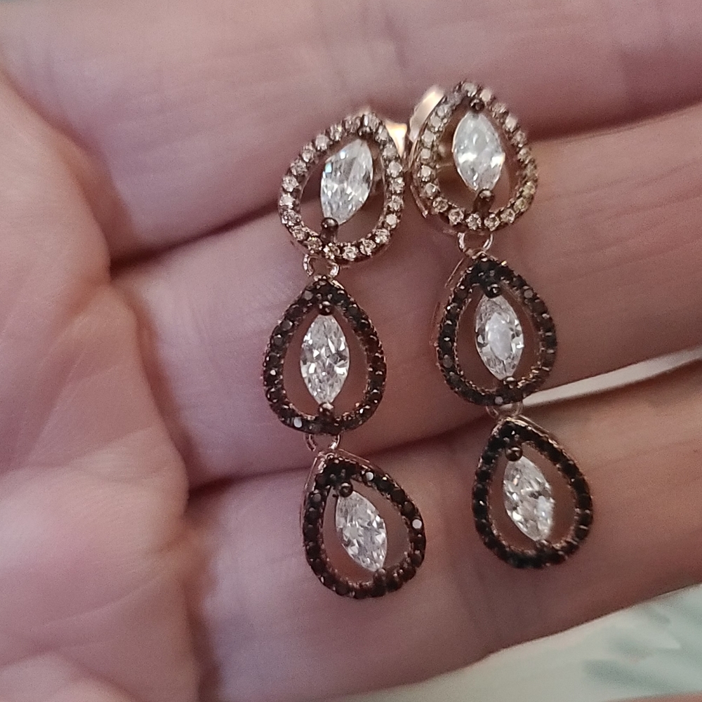 3 layer teardrop Opera station earrings - Picture 7 of 9